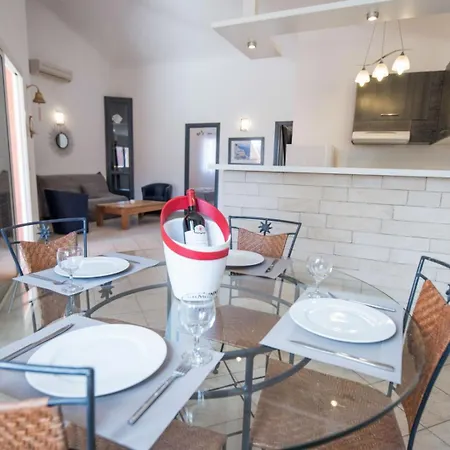 Lägenhetshotell Dolce De Palombaggia 4*