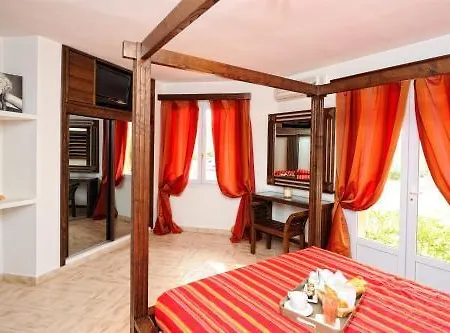 Hotel apartamentowy Dolce De Palombaggia